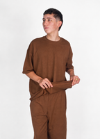 Conjunto oversized de algodón color café de la marca JOBAN, con camiseta y pantalones cómodos y de estilo relajado.
